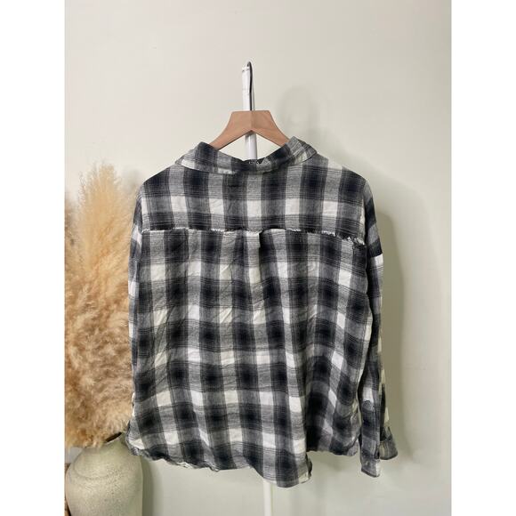 B1G2 FREE 🍁 Vici Alba Black Buffalo Plaid Button Up Top Small Festival Grunge - Picture 7 of 8